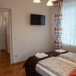 Bed & Breakfast F57 - Franko Csaladi Panzio Balatonlelle