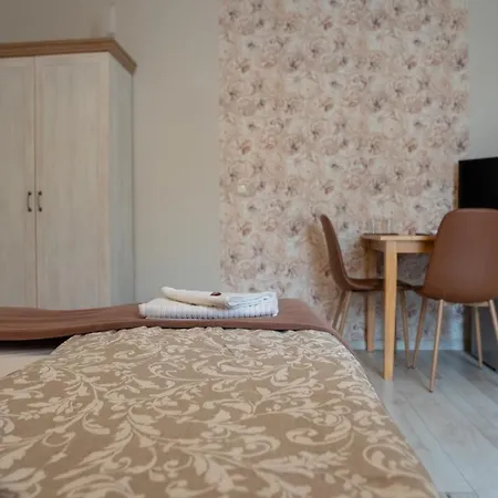 F57 - Franko Csaladi Panzio Bed & Breakfast Balatonlelle