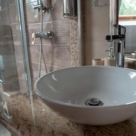 فندق مبيت وإفطار F57 - Franko Csaladi Panzio