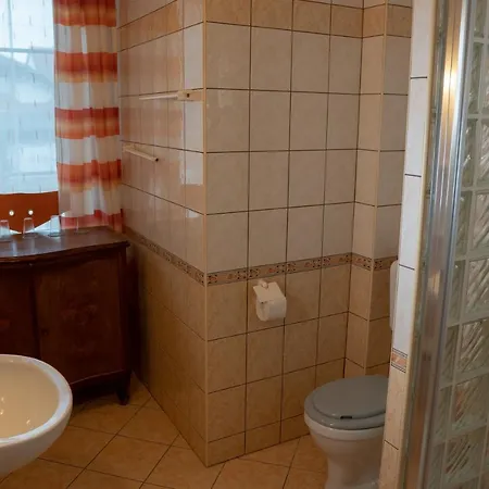 F57 - Franko Csaladi Panzio לינה וארוחת בוקר 4*