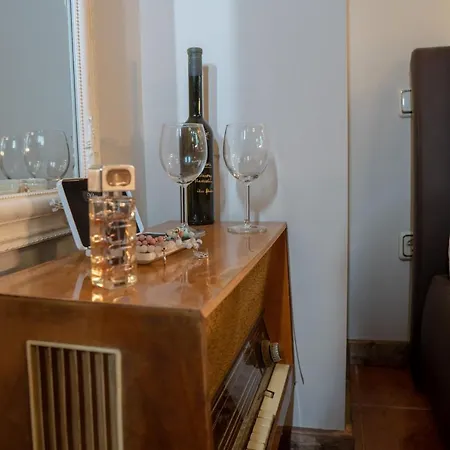 לינה וארוחת בוקר F57 - Franko Csaladi Panzio בלטונללה