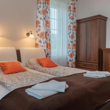 F57 - Frankó Családi Panzió 4*
