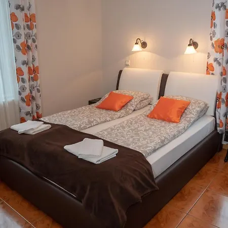 F57 - Franko Csaladi Panzio Bed & Breakfast Balatonlelle