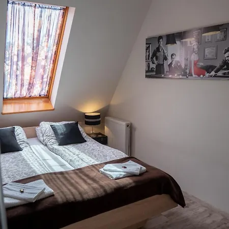 F57 - Franko Csaladi Panzio Bed & Breakfast