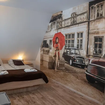 F57 - Franko Csaladi Panzio بالاتوليلّي