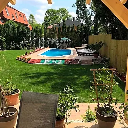 F57 - Frankó Családi Panzió 4* Balatonlelle