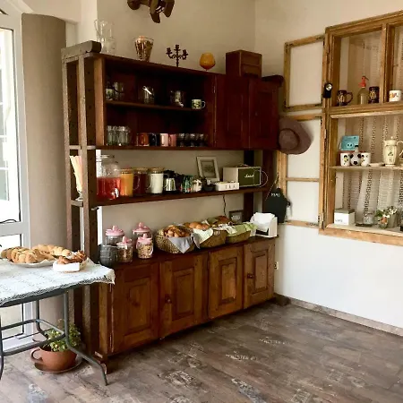 לינה וארוחת בוקר F57 - Franko Csaladi Panzio 4*