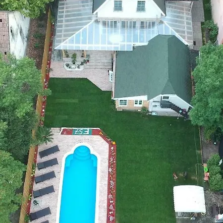 فندق مبيت وإفطار F57 - Franko Csaladi Panzio