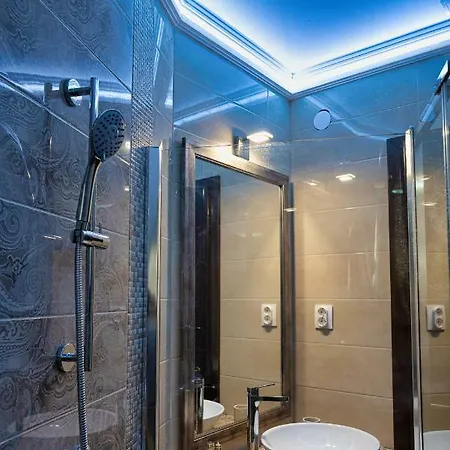 فندق مبيت وإفطار F57 - Franko Csaladi Panzio بالاتوليلّي