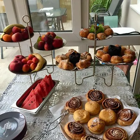 F57 - Franko Csaladi Panzio לינה וארוחת בוקר 4*