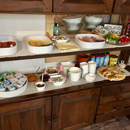 F57 - Franko Csaladi Panzio بالاتوليلّي