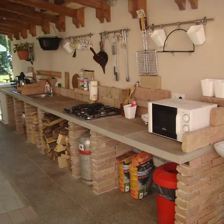 F57 - Franko Csaladi Panzio בלטונללה