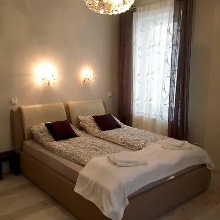F57 - Frankó Családi Panzió Bed & Breakfast 4*