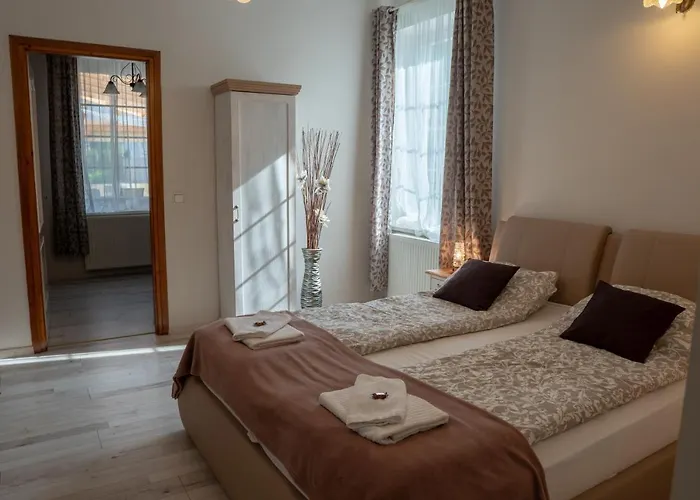 F57 - Franko Csaladi Panzio Bed & Breakfast Balatonlelle