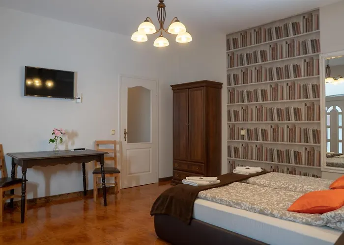 F57 - Franko Csaladi Panzio Balatonlelle