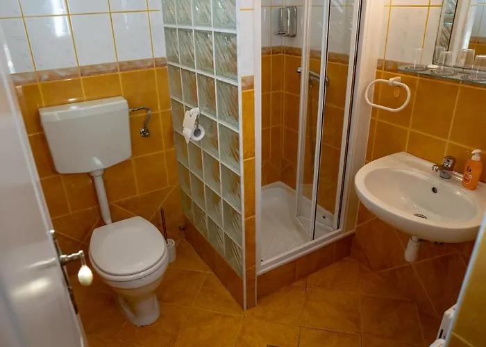 Bed & Breakfast F57 - Franko Csaladi Panzio Balatonlelle