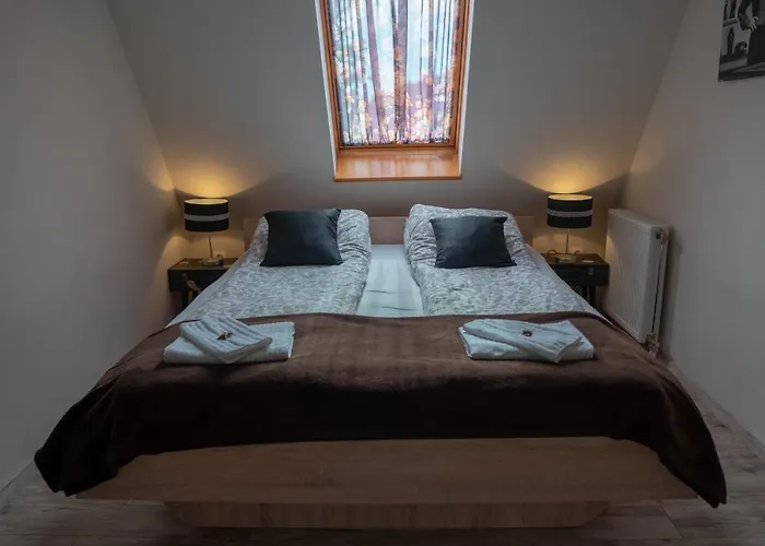 Bed & Breakfast F57 - Franko Csaladi Panzio 4*