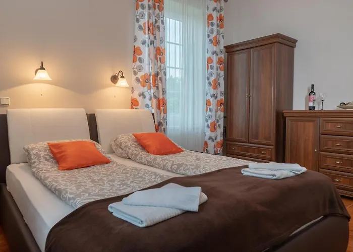 F57 - Franko Csaladi Panzio 4*