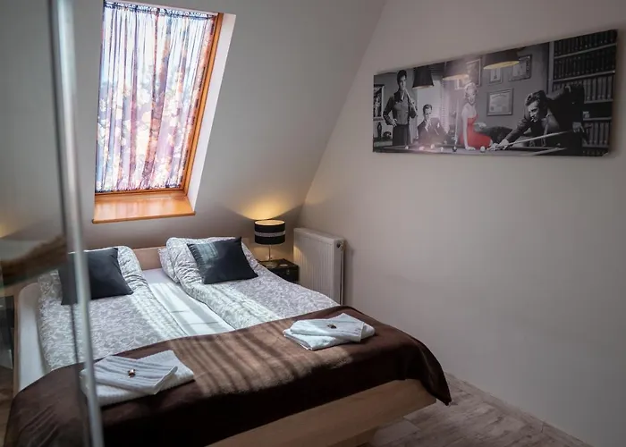 F57 - Franko Csaladi Panzio Bed & Breakfast