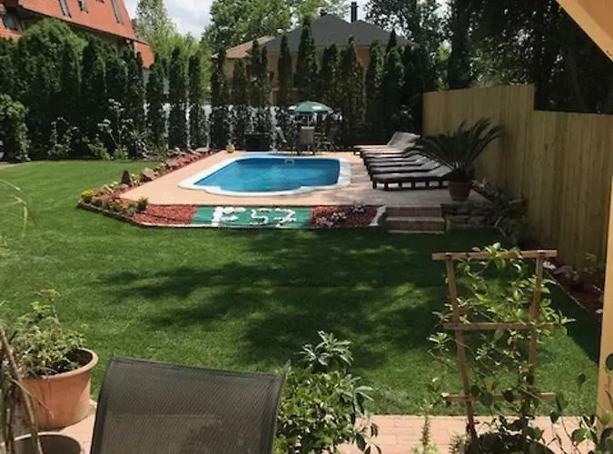 F57 - Franko Csaladi Panzio Bed & Breakfast