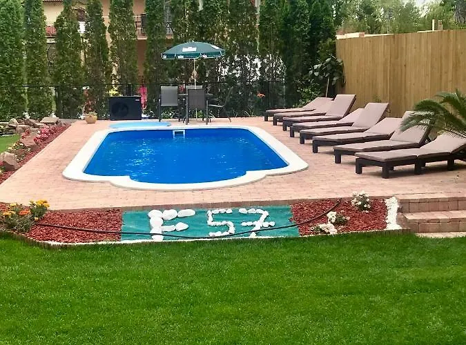 F57 - Franko Csaladi Panzio Bed & Breakfast