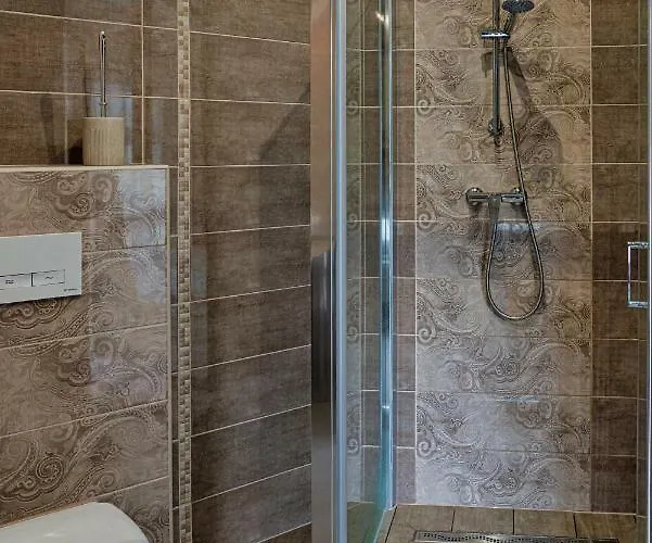 Bed & Breakfast F57 - Franko Csaladi Panzio 4*