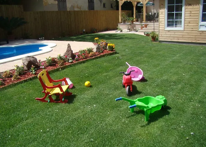 F57 - Franko Csaladi Panzio Bed & Breakfast