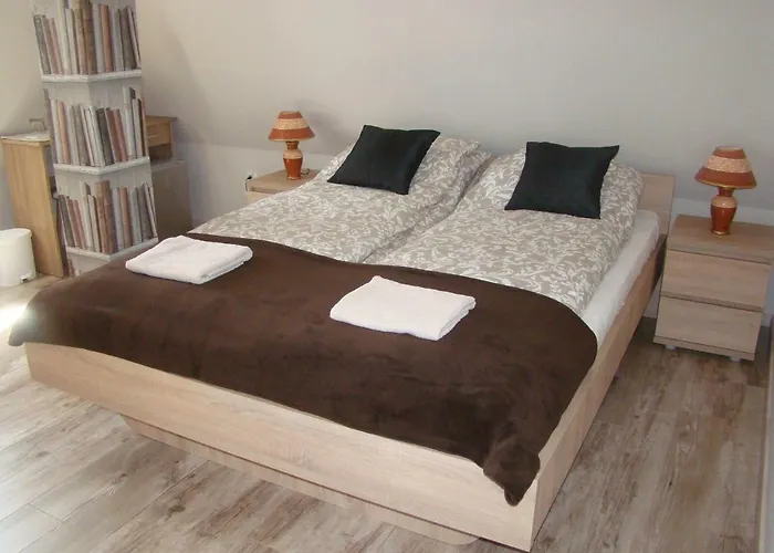 Bed & Breakfast F57 - Franko Csaladi Panzio Balatonlelle